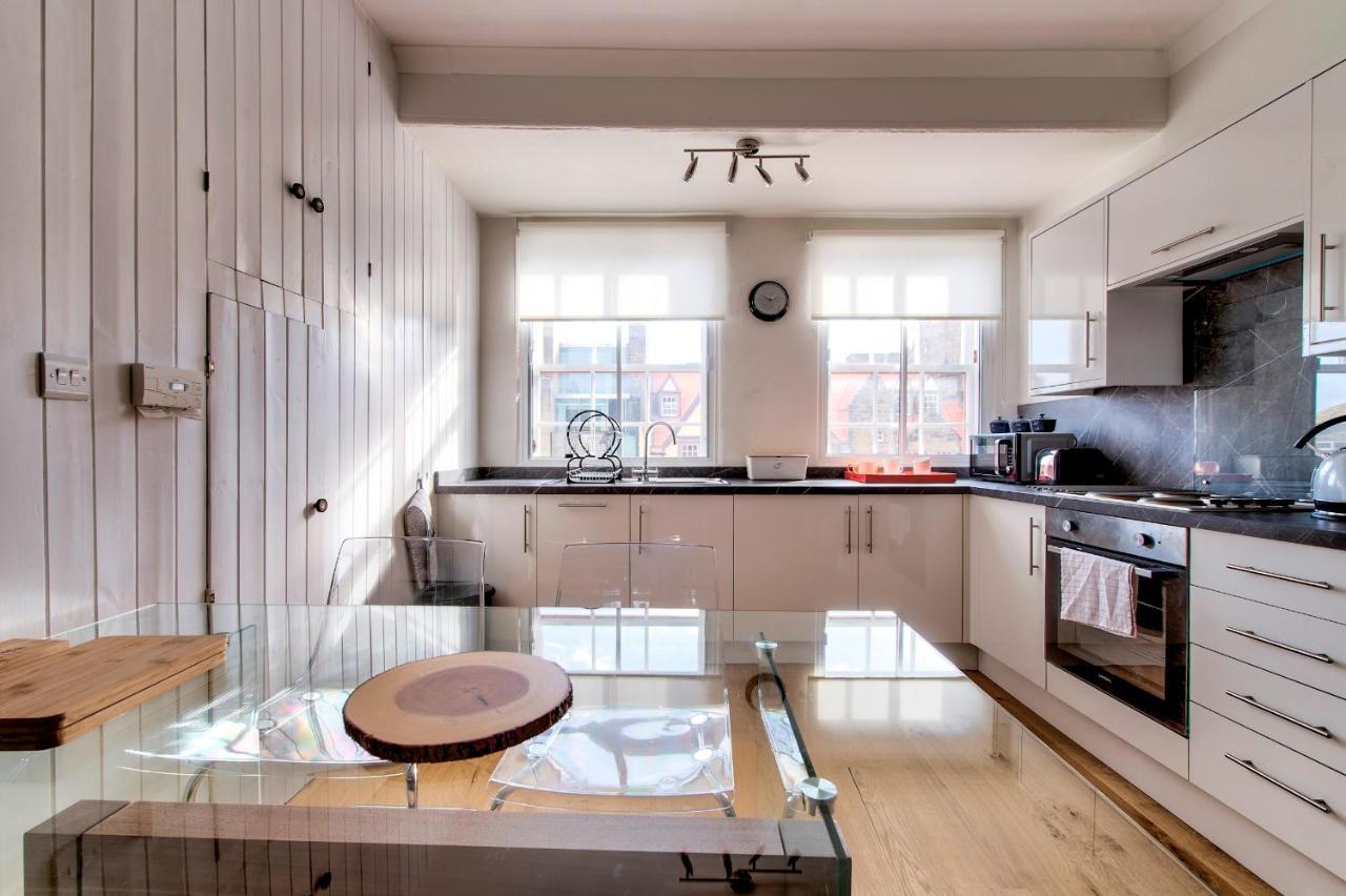 Апартаменты Pass The Keys Modern 3 Bed Flat On The Historic Royal Mile Эдинбург Экстерьер фото